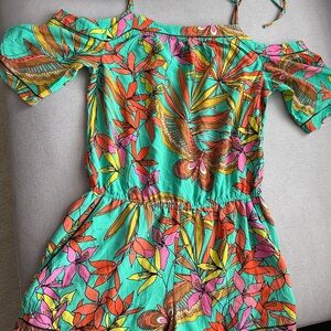 Trina Turk 100% Silk Floral Cold Shoulder Blouse Size Small